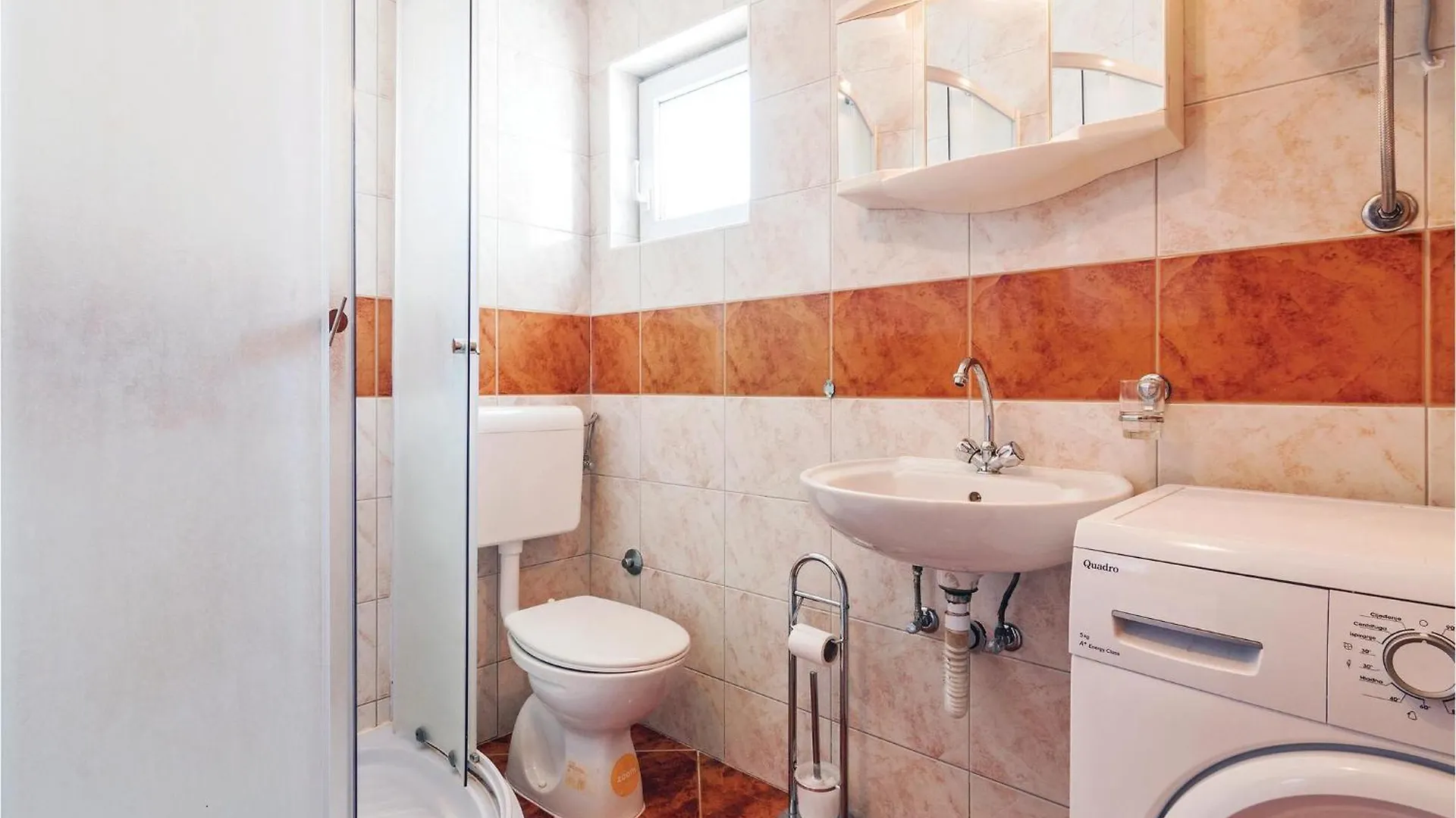Cozy Apartment In Posedarje With Wifi